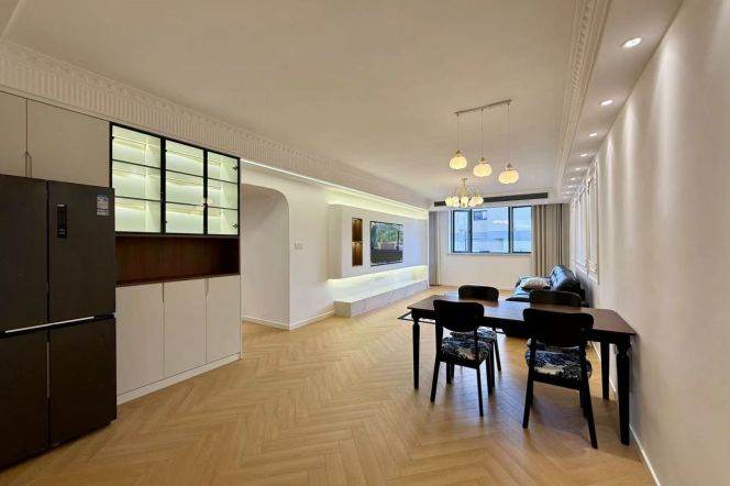 Brand New& Elevator 4Br 2Baths/180sqm/5F/ zhongshan park Sta M2/3/4