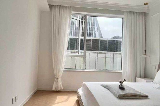 Hongqiao rd 2BR 2LR@L3/4/10,elevator/central AC/big living room