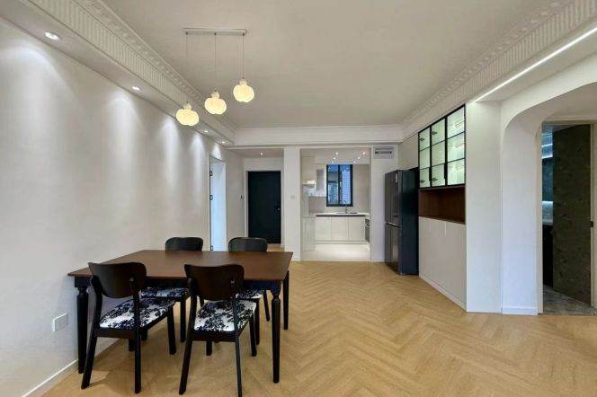 Brand New& Elevator 4Br 2Baths/180sqm/5F/ zhongshan park Sta M2/3/4