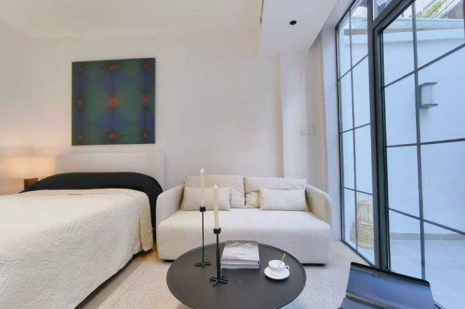 Fresh cozy 1br with yard Nr M1/10/12.