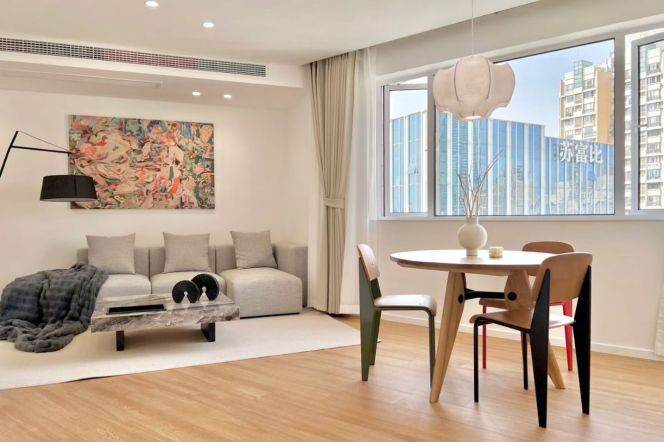 Great lake view 2 br with central AC Floor heating mice modern decoration M1/2/8 People Square 