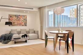 Great lake view 2 br with central AC Floor heating mice modern decoration M1/2/8 People Square 