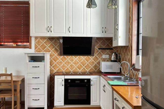 good value-massive 1bed 80sqm duplex with terrace- floor heating @ line 2 west nanjing road