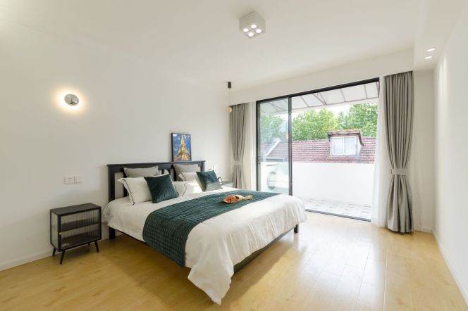 Beautiful green view 2+1brs with balcony near Zhongshan Park