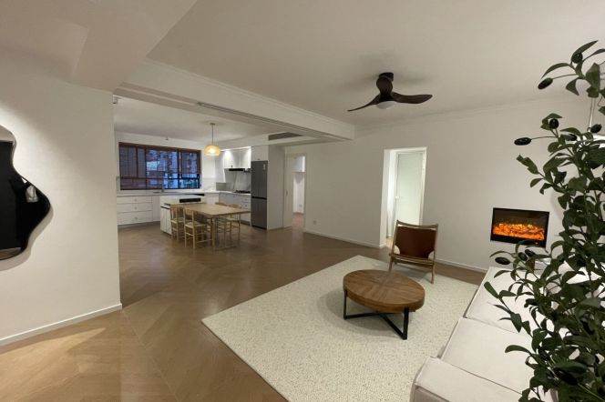 Brand new decoration 4brs with floor heating in Zhong Shan park