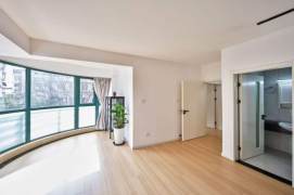 Tranquil 2BR 2BA Elevator Apt w/Balcony on Wuding Road