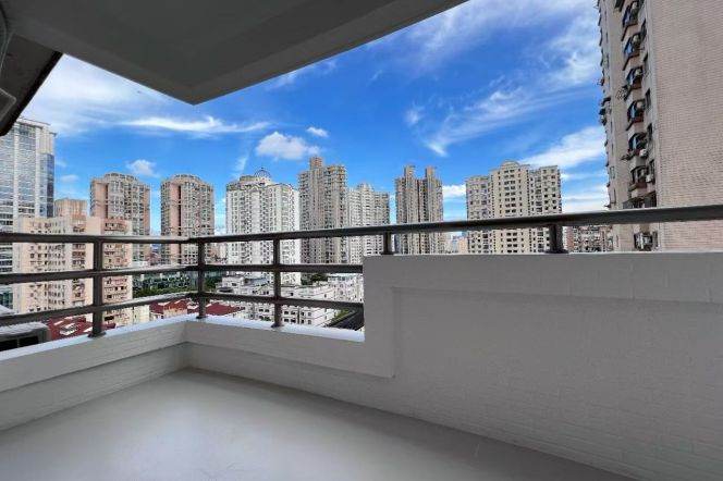 Xujiahui center floor heating 3brs apt wt 2 balconies; L1/9/11