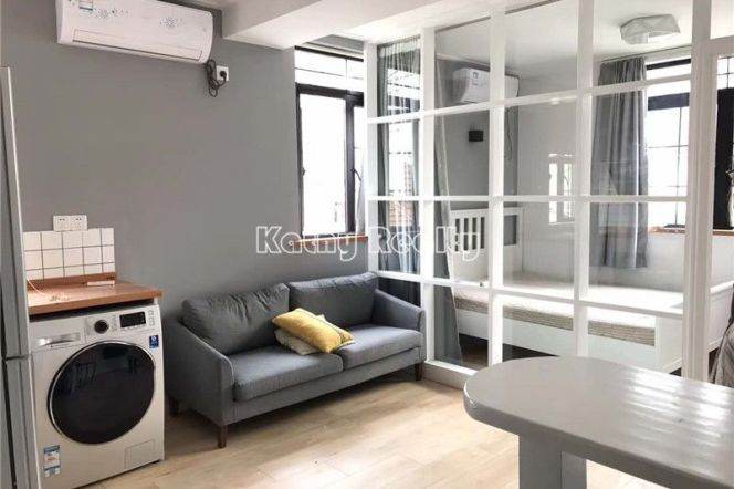 Lots sunlights modern 1BR APT Oven Shanxi(s) Rd 6k