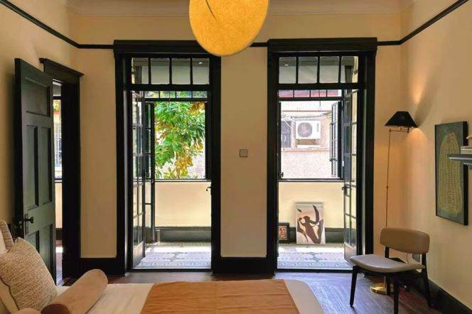 Xintiandi South Shanxi rd 4BR 2BATH with terrace