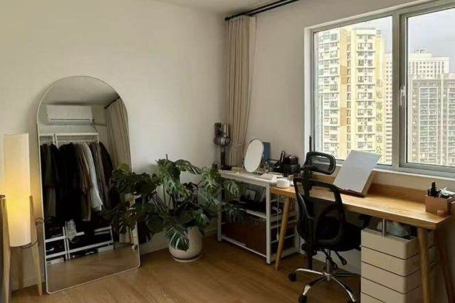 modern 2beds 100sqm high floor with suzhou river view-elevator- line 1 xinzha 