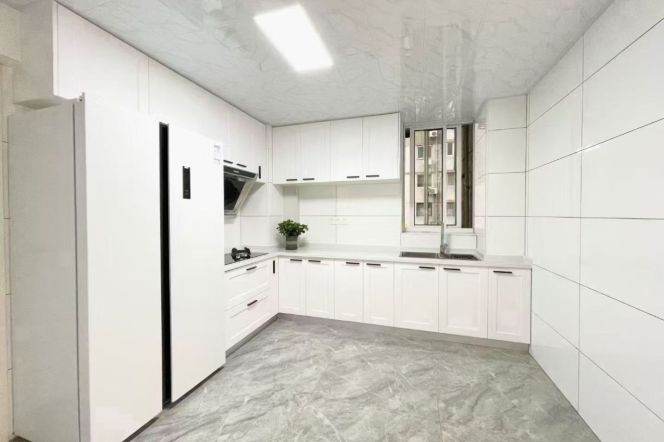 Just renovated brand new big kitchen super nice modern 3 br 12.5K golden location M3/4/11/14 