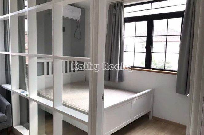 Lots sunlights modern 1BR APT Oven Shanxi(s) Rd 6k