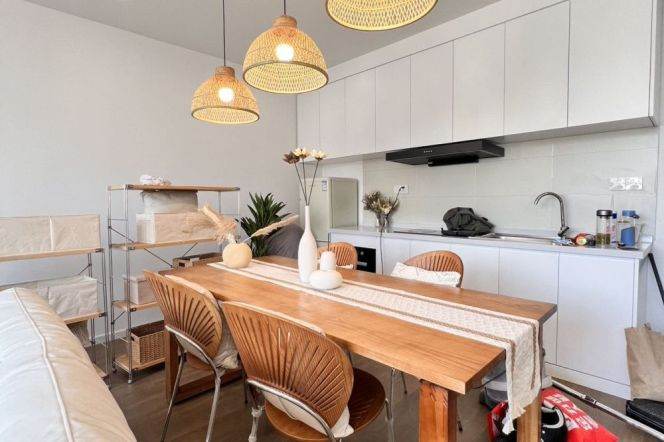 Charming 2Brs/1Lr/1Bt apt nr South shanxi rd,M1/10/12/13