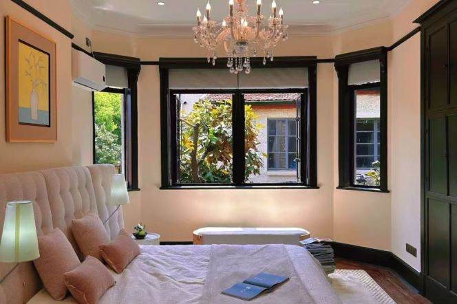 Xintiandi South Shanxi rd 4BR 2BATH with terrace