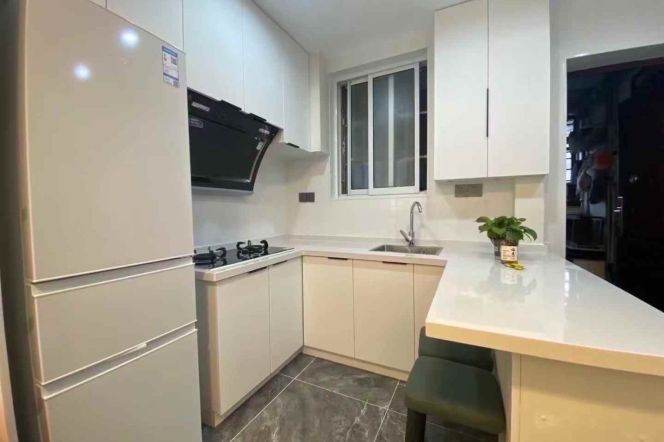 Hongqiao rd 1BR 1LR@L3/4/10,elevator/bright room/nice location