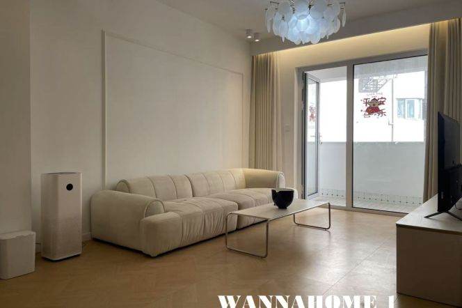 Modern&Spacious&Bright 2Bdrs 1Bath Apt+Large Storage+2 Big Balconies+Jing'an Temple