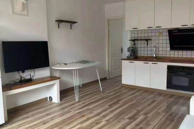 South Shanxi rd 1+1BR with terrace