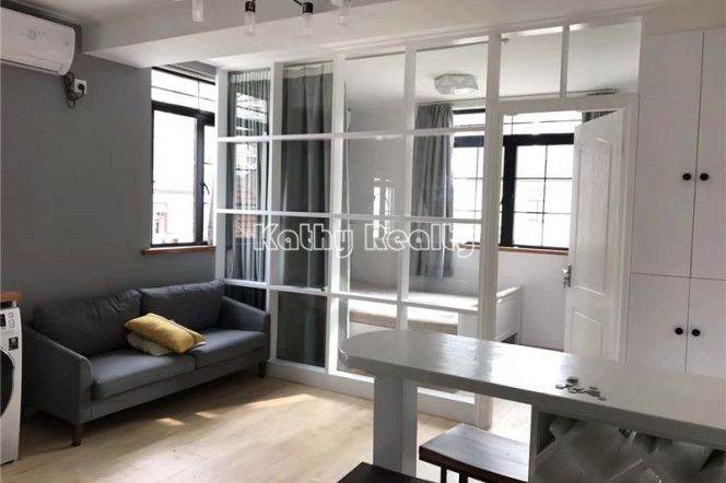 Lots sunlights modern 1BR APT Oven Shanxi(s) Rd 6k
