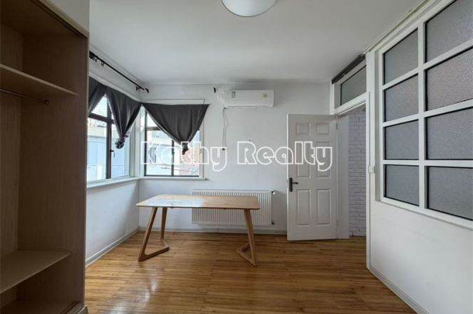 Spacious 2BR APT nr IAPM Hengshan Rd 8.5k