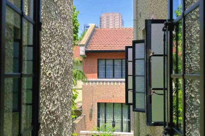 Xintiandi South Shanxi rd 4BR 2BATH with terrace