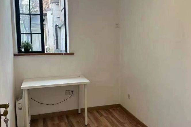 South Shanxi rd 1+1BR with terrace