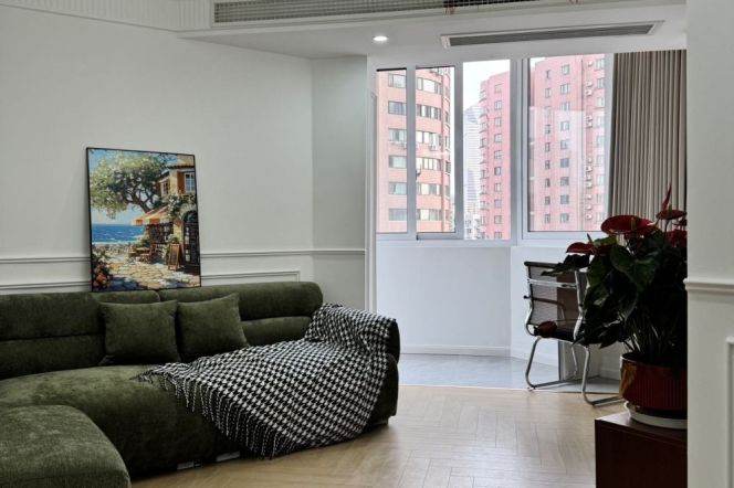 Amazing sunshine 2Br+ floor heating  /110Sqm /Zhongshan Park/elevator