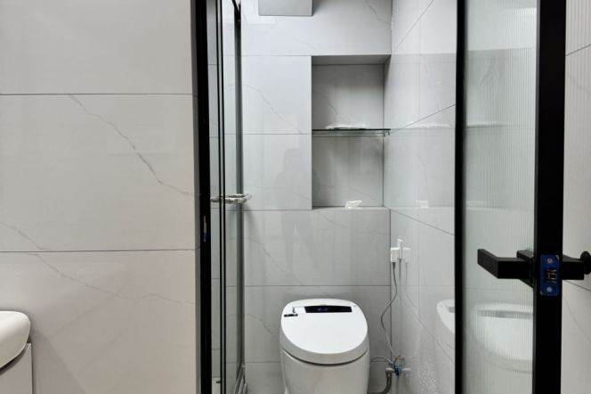 Amazing sunshine 2Br+ floor heating  /110Sqm /Zhongshan Park/elevator