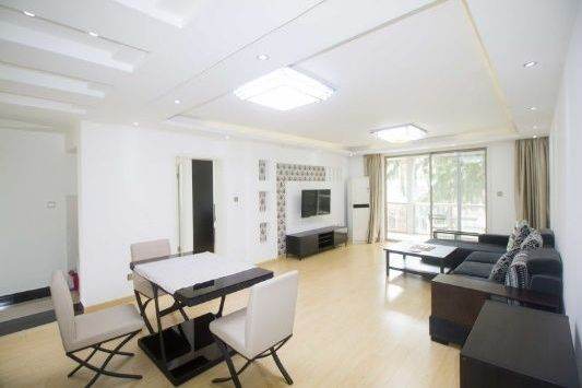 Sunny 3br/2bt Flat in Wukang Road