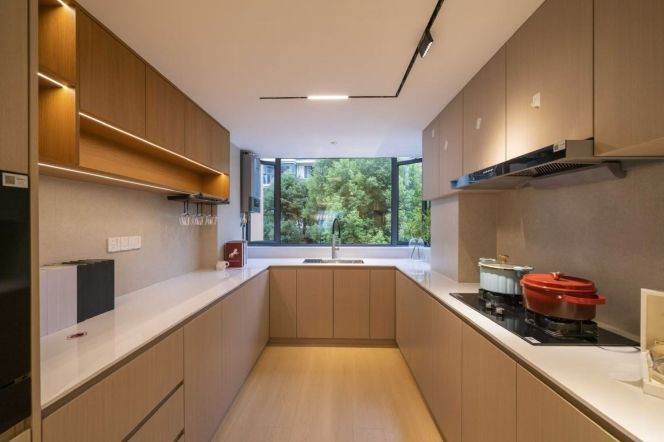 Changfeng park elevator 2BR apartment