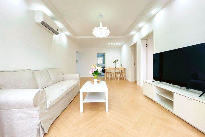 Caoyang rd 2BR 2LR@L3/4/11/14,elevator/bright room/big living room