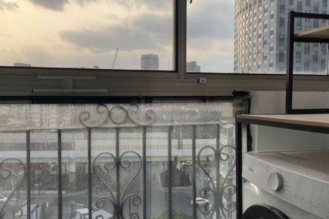 Really Bright&Spacious 3Bdrs 2Baths Apt+Zhongshan Park+Big Balcony+Top Compound