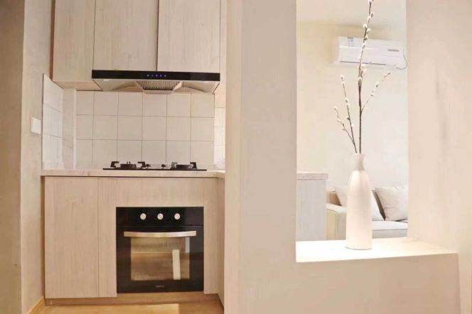 Good Price Cozy and Bright 1Bed@Jiangsu Road