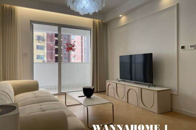 Modern&Spacious&Bright 2Bdrs 1Bath Apt+Large Storage+2 Big Balconies+Jing'an Temple