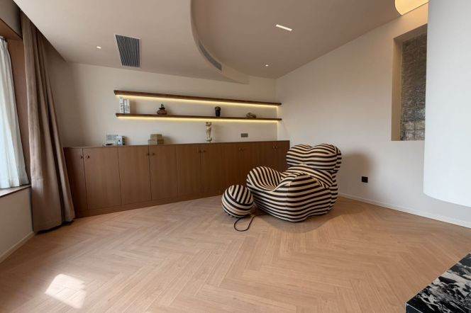 Top duplex/big terrace/4Brs/260sqm/newly/Hongqiao/line10Longxi Rd station