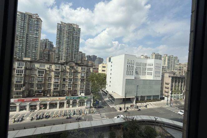1Studio near line 1/9/11 Xujiahui,Zhong'shan Hospital and Jiao'tong Uni can long and short lease