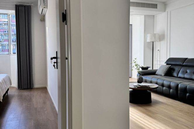 Modern 1Br +Great sunshine | Zhongshan Park Metro L2/3/4 | Elevator +heating