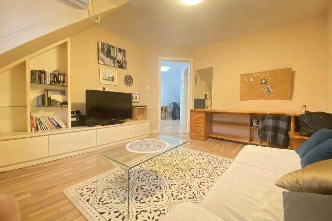 2Br，Good View，Near Jiangsu road station.Line 2