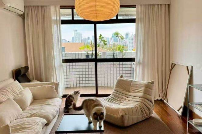 Jiangsu rd elevator 1BR with balcony