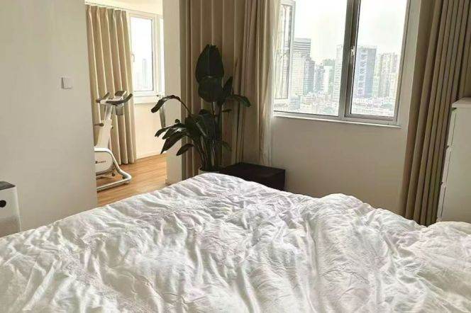 High rise 2brs with river view near West Nanjing Road