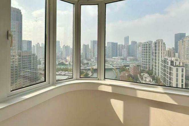 High rise 2brs with river view near West Nanjing Road