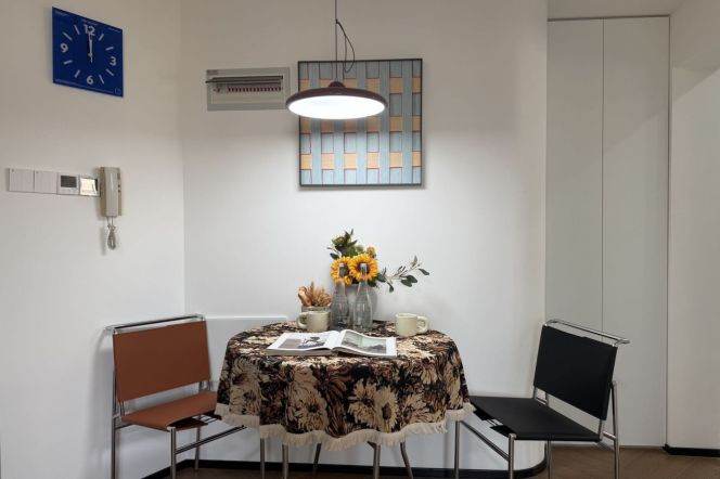 Caoyang rd 2BR 1BA /  Spacious / Bright / Modern/ Quiet 