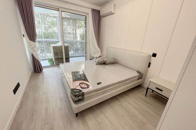 Valuable/Spacious Gubei 3BR+2BA with Balcony/Floorheating 21K 