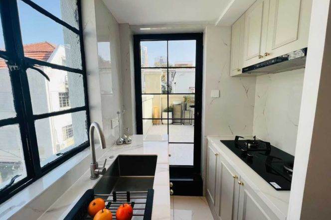 2B2B，Terrace，Near west Nanjing station,Line 2