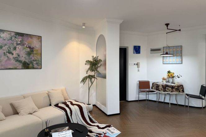 Caoyang rd 2BR 1BA /  Spacious / Bright / Modern/ Quiet 