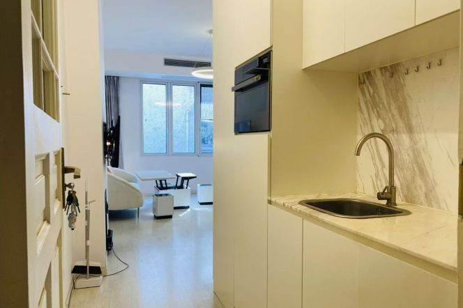 1Large studio near line 1/10/12 S.Shan'xi Rd and IAPM can long and short lease