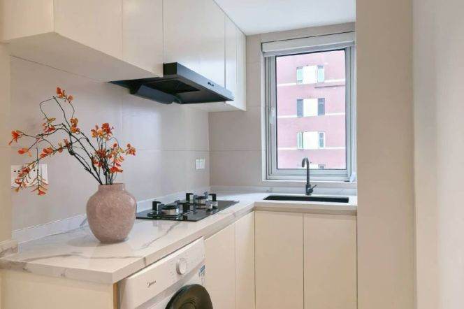  cozy bright elevator Nr Jiangsu road M2/11