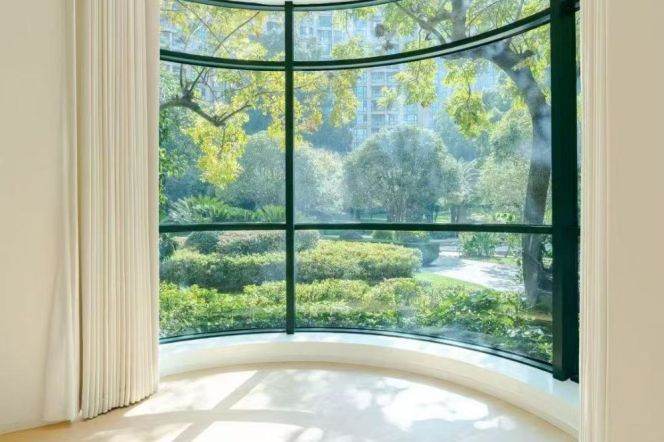 modern brand new 4brs  plus study floor heating nice garden beside Huang pu river IFC