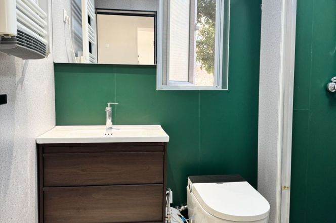 Modern 1Br +Great sunshine | Zhongshan Park Metro L2/3/4 | Elevator +heating