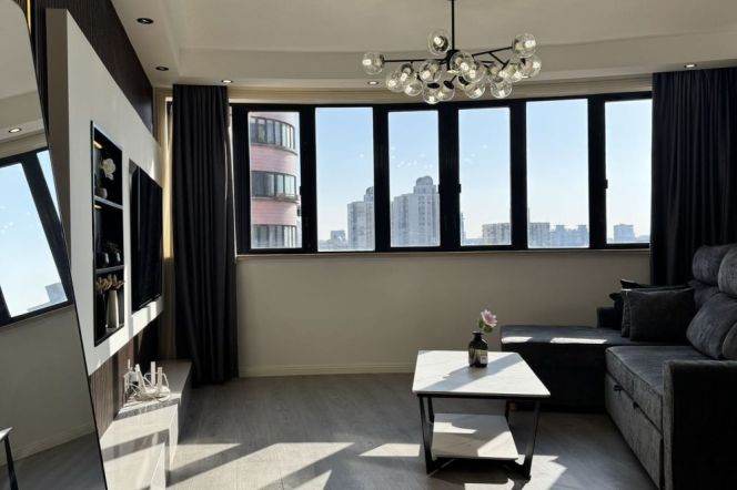 Spacious 1BR 90Sqm | Zhongshan Park Metro L2/3/4 | Good compound