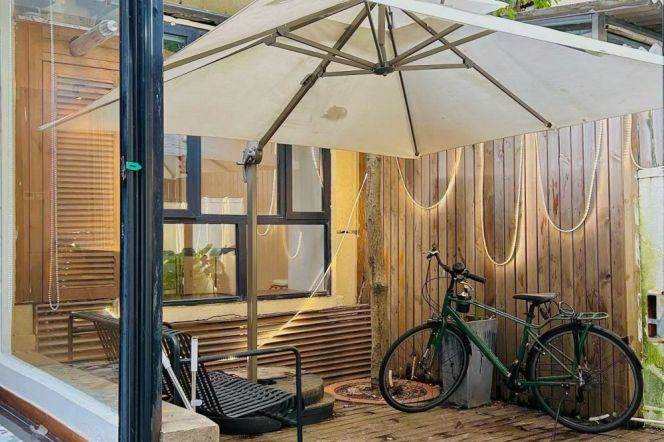 2 br+2 bath old house &lovely yard/Hengshan rd 13K